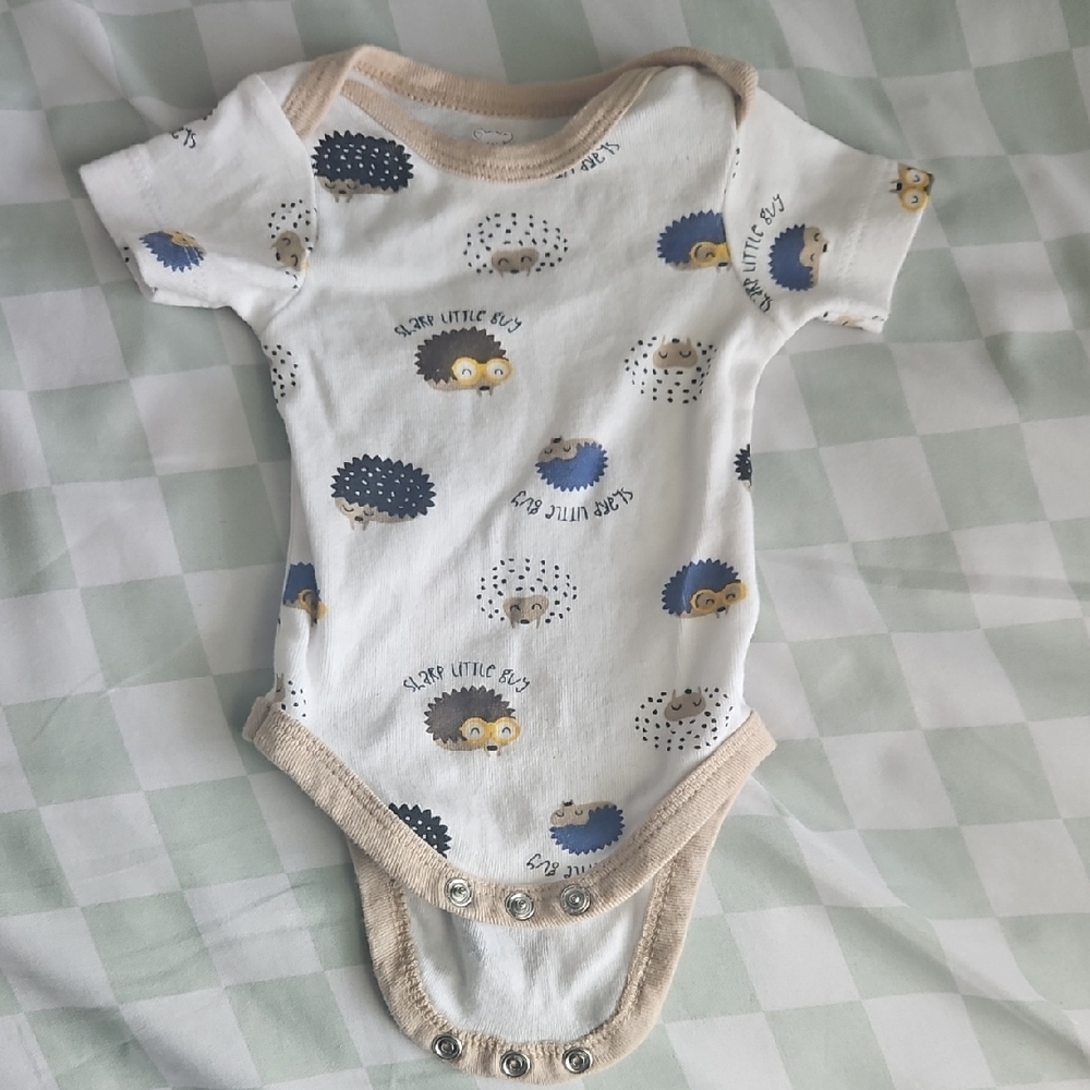 White Short-Sleeve Baby One-Piece Bodysuit with Hedgehog Print
